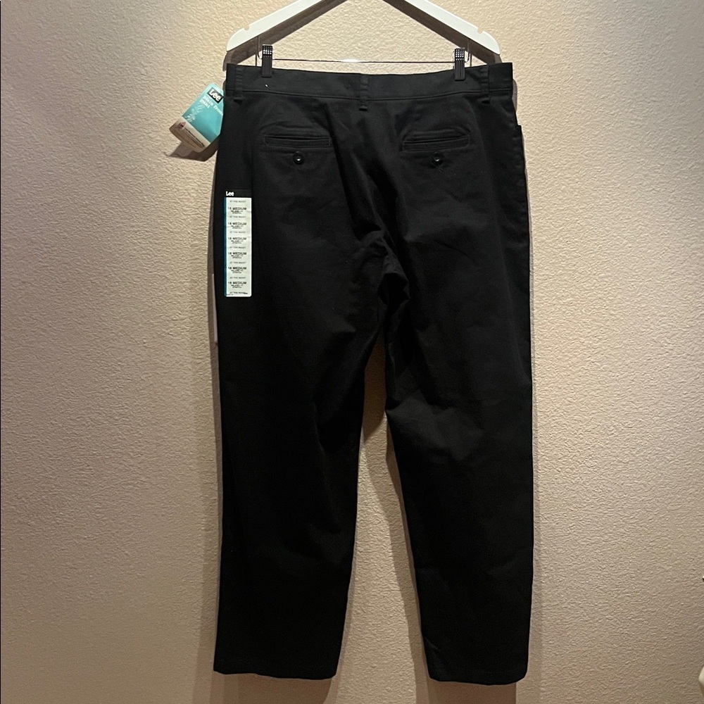 New Lee Women’s Relaxed Fit Straight Leg Slimming Black Pants Size 16 Medium NWT - Picture 7 of 8